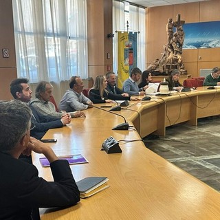 Valtournenche, scontro in Consiglio su bilancio e seconde case: Avetrani attacca la maggioranza