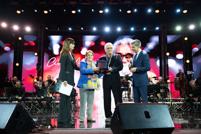 Napoli celebra i talenti over 50: si chiude la XX edizione di Italia In…Canto