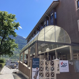 Tagli sulla pelle degli anziani: al J.B. Festaz altri 7 operatori in meno