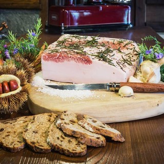 Il Lard d'Arnad DOP guarda al futuro: approvato il nuovo disciplinare dopo trent'anni di tutela