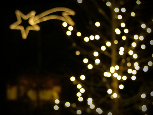 Aosta: Comune risparmia su dipendenti per fondi luminarie natalizie