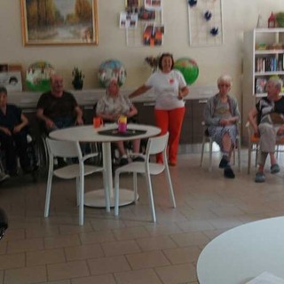 "Una Vita Parallela" emoziona gli ospiti della RSA Don Menzio di Avigliana