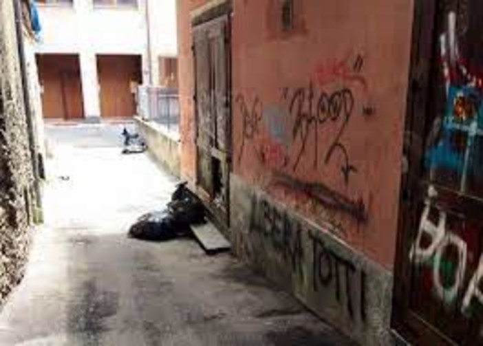 Aosta: Parte l'operazione muri puliti