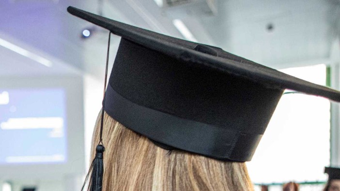 Valle d'Aosta: al via il bando 2026 per i contributi ai corsi post-universitari Valle d'Aosta: al via il bando 2026 per i contributi ai corsi post-universitari