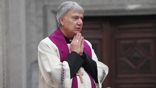 Il cardinale Domenico Battaglia, Arcivescovo di Napoli, ha rivolto una dura lettera aperta nel marzo 2026 contro i "mercanti della morte", definendo il commercio di armi un "male globale" Il cardinale Domenico Battaglia, Arcivescovo di Napoli, ha rivolto una dura lettera aperta nel marzo 2026 contro i "mercanti della morte", definendo il commercio di armi un "male globale"