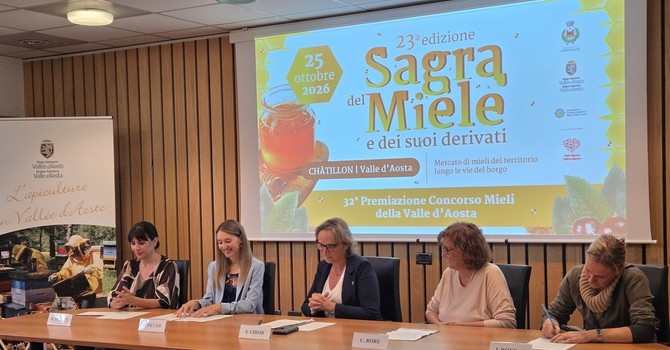 Il miele racconta la Valle d’Aosta: Châtillon si prepara alla sua grande festa Il miele racconta la Valle d’Aosta: Châtillon si prepara alla sua grande festa