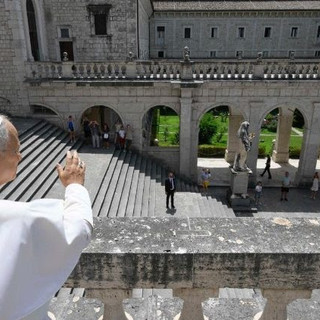 Il Papa a Montecassino: Leone XIV implora la pace nei territori feriti dalla guerra
