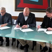 Da sn: Massimo Uberti, direttore USL); Carlo Marzi, Assessore; Paolo Fonio, Direttore facoltà scienze chirurgiche Università degli Studi di Torino
