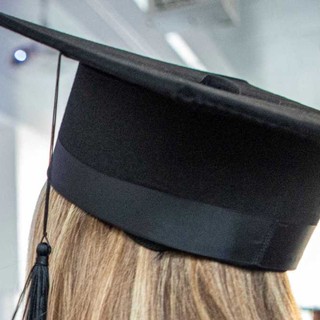Valle d'Aosta: al via il bando 2026 per i contributi ai corsi post-universitari
