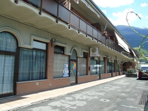 CASA SUBITO IN VALLE D'AOSTA: Locale commerciale in vendita o affitto ad Aosta, Corso Lancieri
