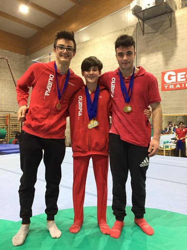 Tommaso Morra di Cella, Lorenzo Mattana e Alessandro Arosio, carichi di medaglie. Nelle altre foto: Tommaso Morra di Cella, Lorenzo Mattana e Alessandro Arosio, carichi di medaglie. Nelle altre foto: 2: Tommaso Morra di Cella sul podio; Alessandro Arosio sul podio; 4: Lorenzo Mattana sul podio
