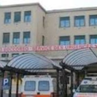 L'uomo è stato ricoverato all'ospedale Parini di Aosta
