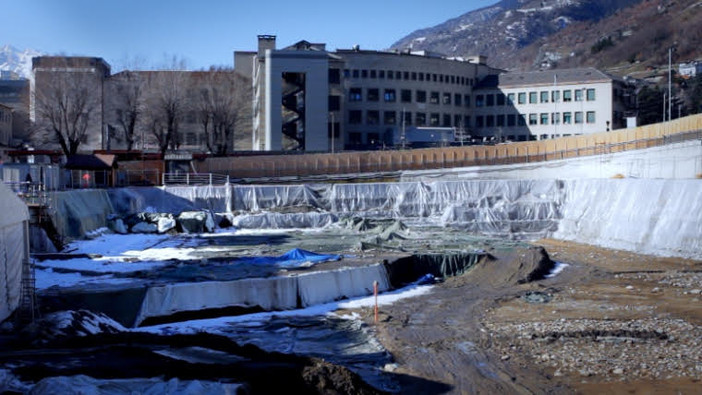 Ospedale Parini, tra cantieri bloccati e promesse di aggiudicazione