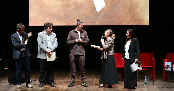 I premiati. Il secondo da sn: l'assessore Erik Lavevaz