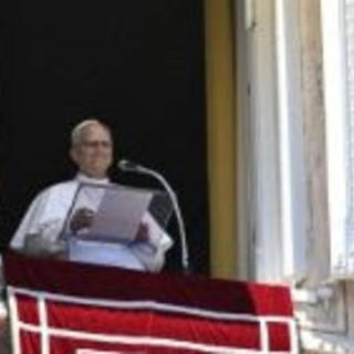 Il Papa: Gesù si fa carico dell’umanità ferita dal male per prendersene cura