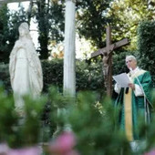 Papa Leone XIV: «È nel cuore dell’uomo che si combatte la guerra». La pace comincia dalla cura del Creato
