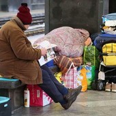 Poveri con un lavoro: in 13 milioni a rischio Poveri con un lavoro: in 13 milioni a rischio
