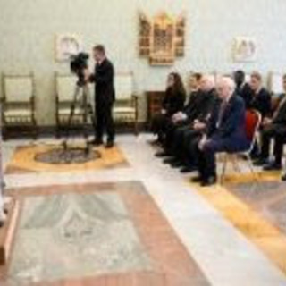 Il Papa: ogni atto medico autentico è a servizio della vita