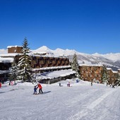 In Valle d’Aosta il mattone alpino rallenta ma non si ferma: nel 2025 domanda estera più selettiva e investimenti di qualità In Valle d’Aosta il mattone alpino rallenta ma non si ferma: nel 2025 domanda estera più selettiva e investimenti di qualità