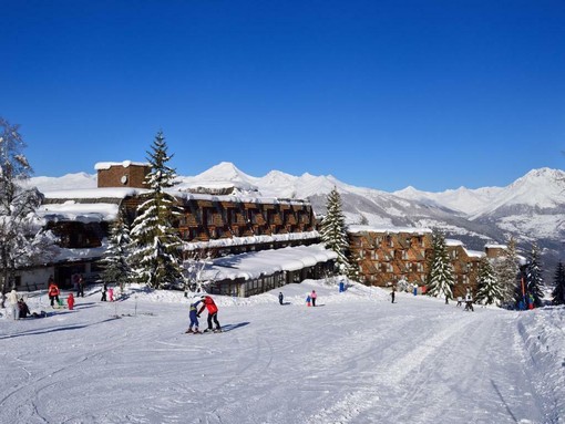 In Valle d’Aosta il mattone alpino rallenta ma non si ferma: nel 2025 domanda estera più selettiva e investimenti di qualità