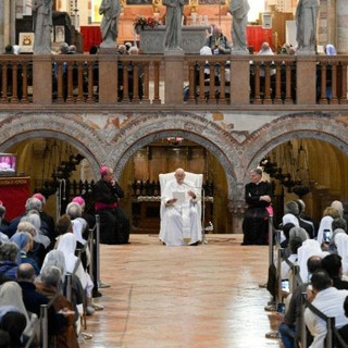Il Papa ai sacerdoti: perdonate tutto, confessarsi non sia una tortura