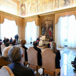 Leone XIV agli artisti: «La Chiesa ha bisogno di voi per custodire l’umano»