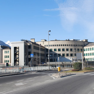 Un silenzio improvviso al Parini: è morto Gianluca Iob il chirurgo che in qurantena per covid ha lasciato l'isolamente per operare d'urgenza una donna