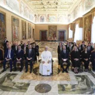 Papa: “Essere uomini e donne di dialogo significa rimanere profondamente radicati nel Vangelo”