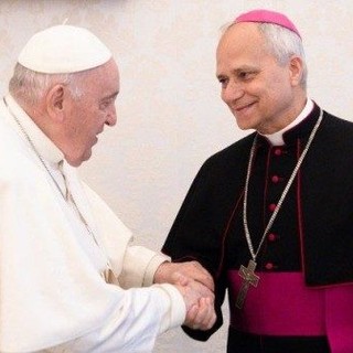 Renzi, il cardinale e la profezia della Gruber: l’altro conclave è in tv