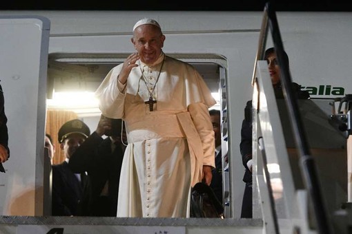 Il Papa durante un viaggio