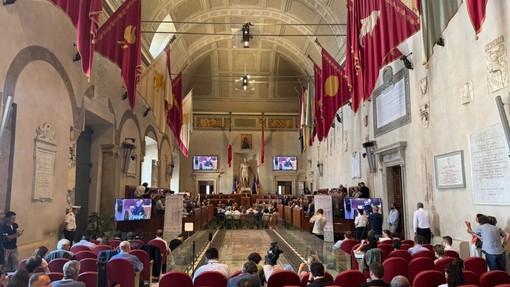 Roma firma la pace del futuro: Nobel, scienziati e leader mondiali chiedono limiti a IA e armi nucleari Roma firma la pace del futuro: Nobel, scienziati e leader mondiali chiedono limiti a IA e armi nucleari