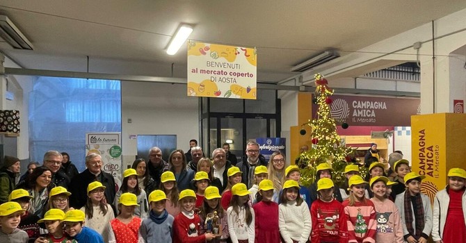 Nel cuore del mercato, un presepe che parla al presente Nel cuore del mercato, un presepe che parla al presente