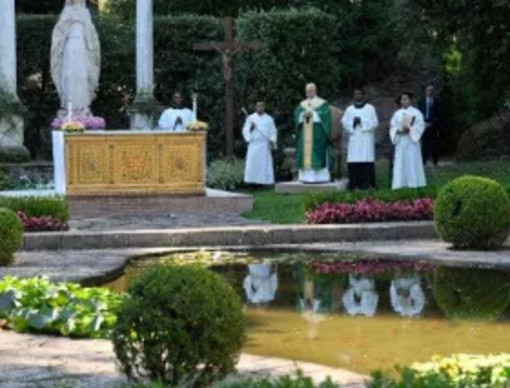 Papa Leone XIV a Castel Gandolfo per la custodia del Creato: una Messa che unisce fede, ambiente e dignità umana Papa Leone XIV a Castel Gandolfo per la custodia del Creato: una Messa che unisce fede, ambiente e dignità umana