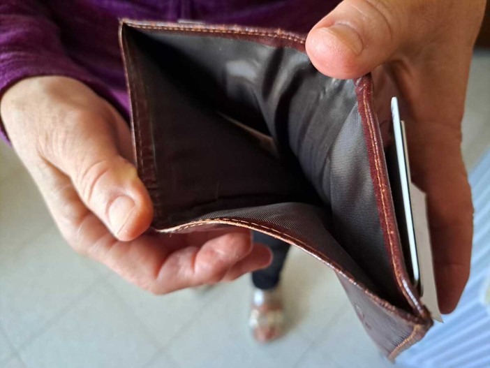 Metti in riga il portafoglio: la regola del 70-20-10 ti cambia la vita e il conto in banca Metti in riga il portafoglio: la regola del 70-20-10 ti cambia la vita e il conto in banca