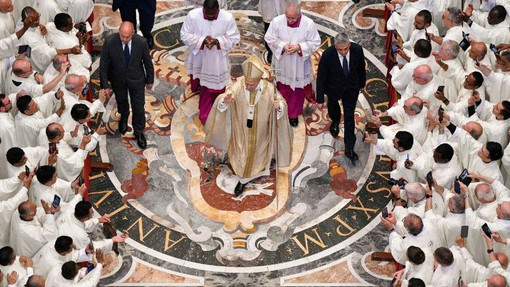 Il Papa ai sacerdoti: siate configurati a Cristo, non siano compiti e risultati a definirvi