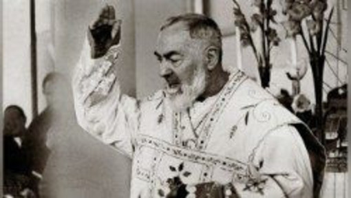 Padre Pio, dal 29 aprile pubbliche dieci foto autentiche e inedite