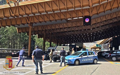 Carta d'identità contraffatta, arrestato extracomunitario