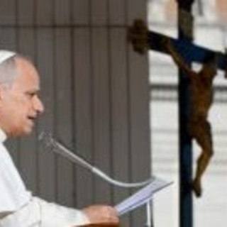 Il Papa: la morte non è la fine ma un passaggio. Attenzione agli scenari del transumano