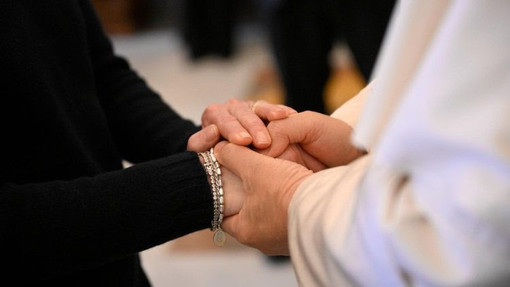 Il Papa alle famiglie delle vittime di Crans-Montana: tanto dolore, sono commosso