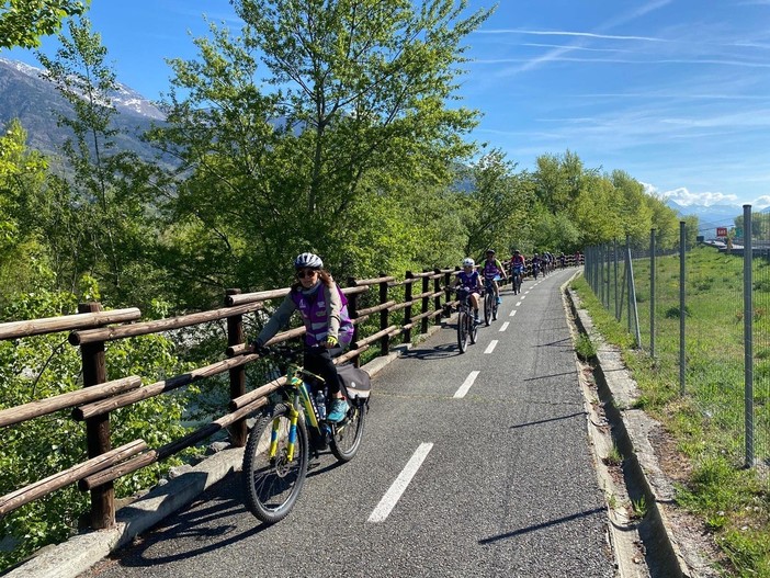 Pedalare fa bene alla salute: ad Aosta si chiude il progetto che unisce bicicletta, prevenzione e inclusione Pedalare fa bene alla salute: ad Aosta si chiude il progetto che unisce bicicletta, prevenzione e inclusione