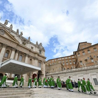 Il Papa: no a indifferenza o discriminazione per le barche in cerca di un porto sicuro