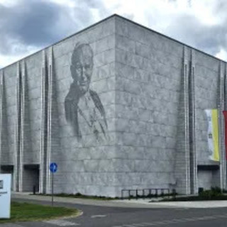 In Polonia i giovani cattolici difendono la memoria di Papa Wojtyla