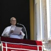 Il Papa: Gesù si fa carico dell’umanità ferita dal male per prendersene cura