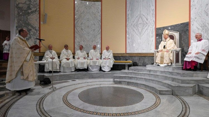 Papa: di fronte alle sfide del nostro tempo, Cristo sia al centro della nostra esistenza Papa: di fronte alle sfide del nostro tempo, Cristo sia al centro della nostra esistenza