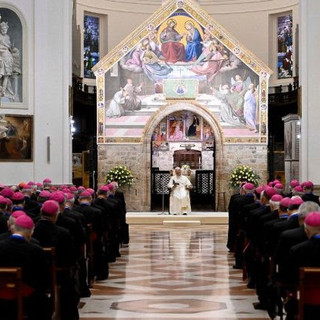 Il Papa ai vescovi italiani: siate profeti di pace in un tempo segnato da fratture