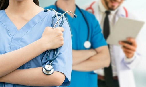 L'OPINIONE DI UNA LETTRICE: La sanità valdostana non ha bisogno di moltiplicazione delle partite IVA in camice bianco.