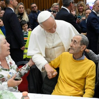 Giornata Mondiale dei Poveri, Leone XIV: offrire la solidarietà che i potenti negano