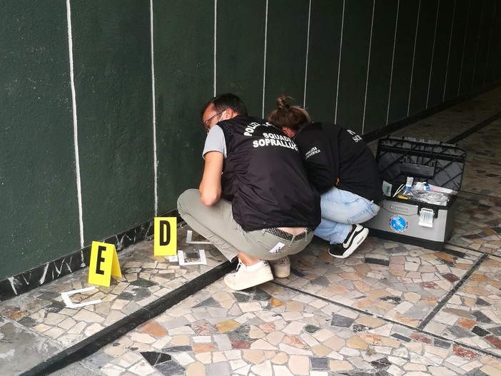 I rilievi sul luogo dell'aggressione I rilievi sul luogo dell'aggressione