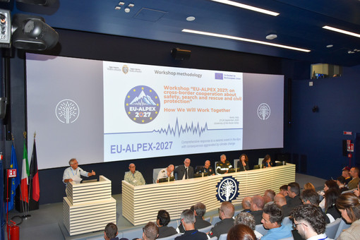 Protezione civile, la frontiera alpina si prepara alle emergenze: ad Aosta nasce la Carta d’intenti per la sicurezza transfrontaliera