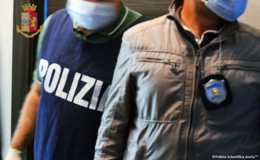 Arrestato e accusato di tentato omicidio il colombiano che a St-Christophe ha accoltellato il compagno della ex Arrestato e accusato di tentato omicidio il colombiano che a St-Christophe ha accoltellato il compagno della ex